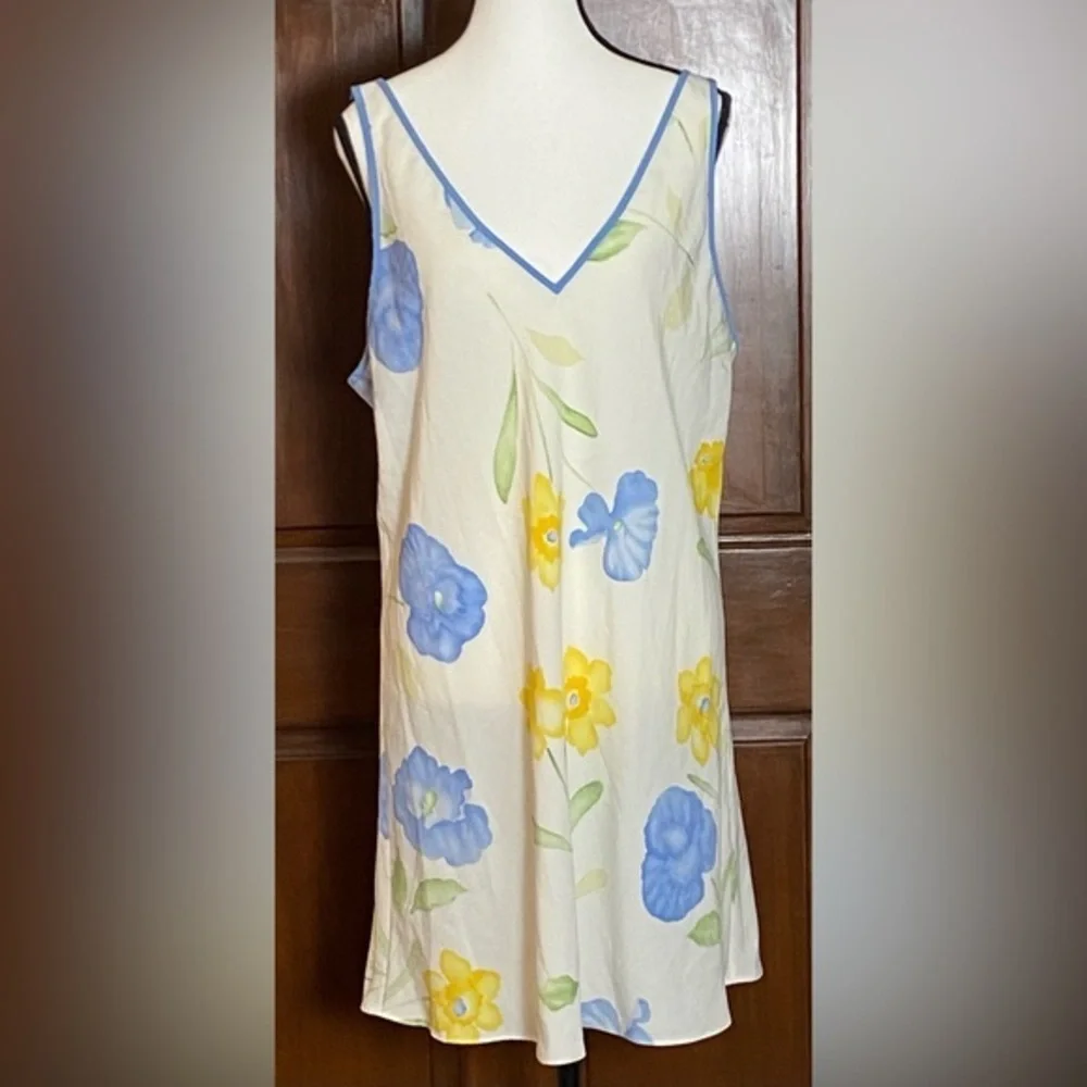 Secret Treasures Large Floral Satin  Chemise V-Neck Slip Gown Yellow Daffodils